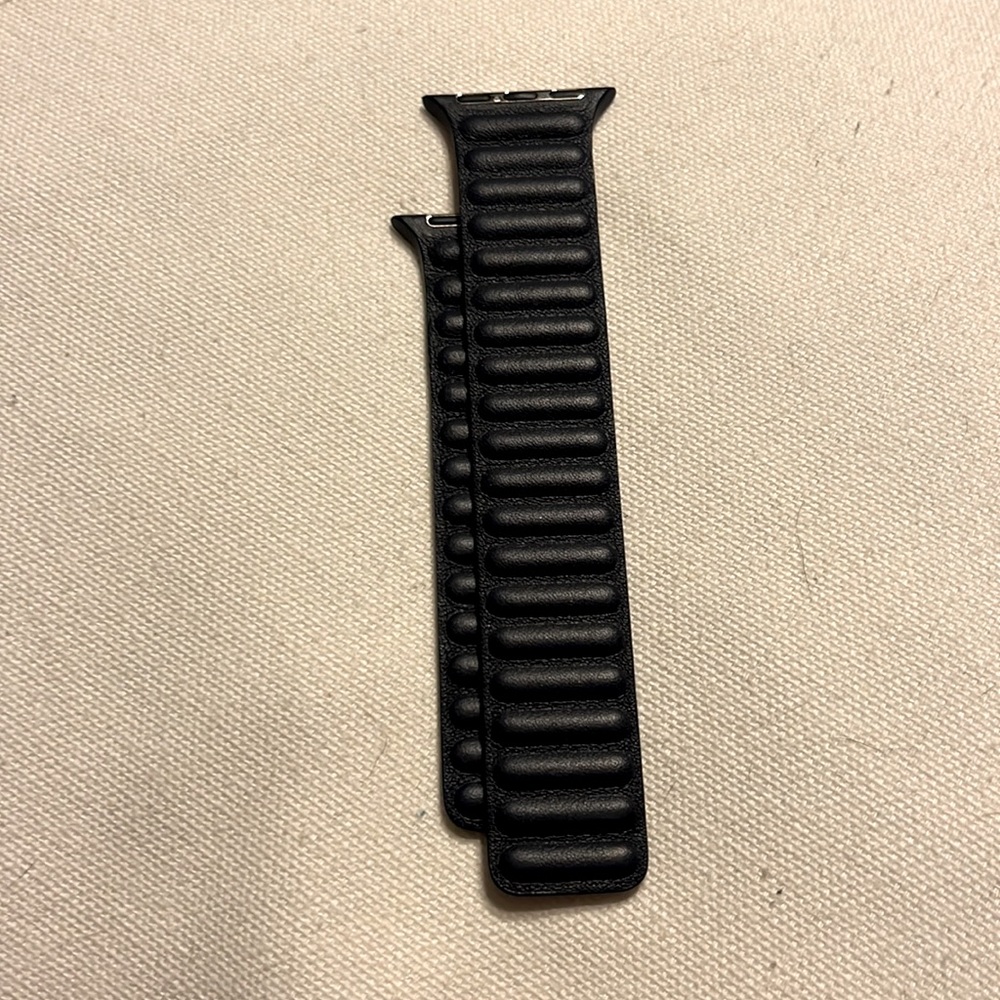 Apple Watch Leather Band, Midnight, 41mm, M/L